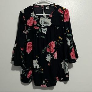 Old Navy floral blouse, size M - like new!